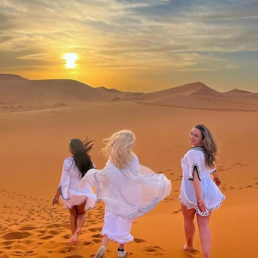 Family Luxury Glamping Ξενοδοχείο Merzouga Εξωτερικό φωτογραφία